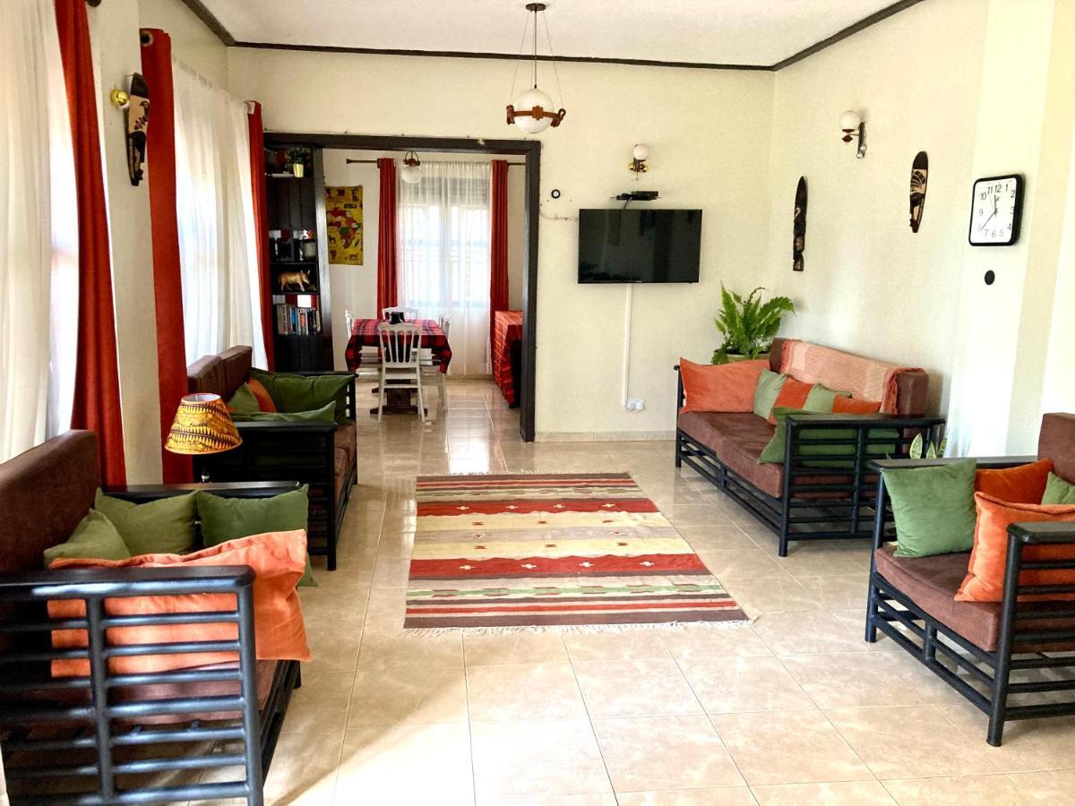 Okra House Hotel Entebbe Exterior photo