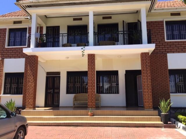 Okra House Hotel Entebbe Exterior photo