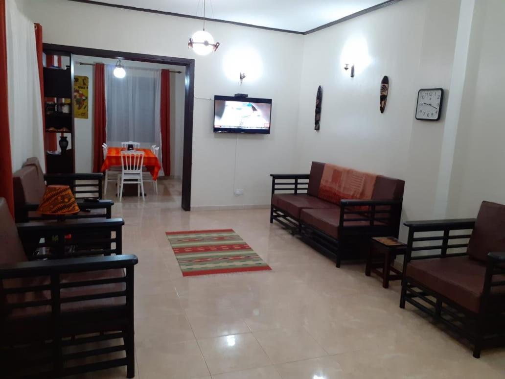 Okra House Hotel Entebbe Exterior photo