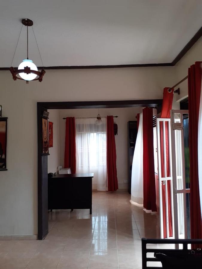 Okra House Hotel Entebbe Exterior photo