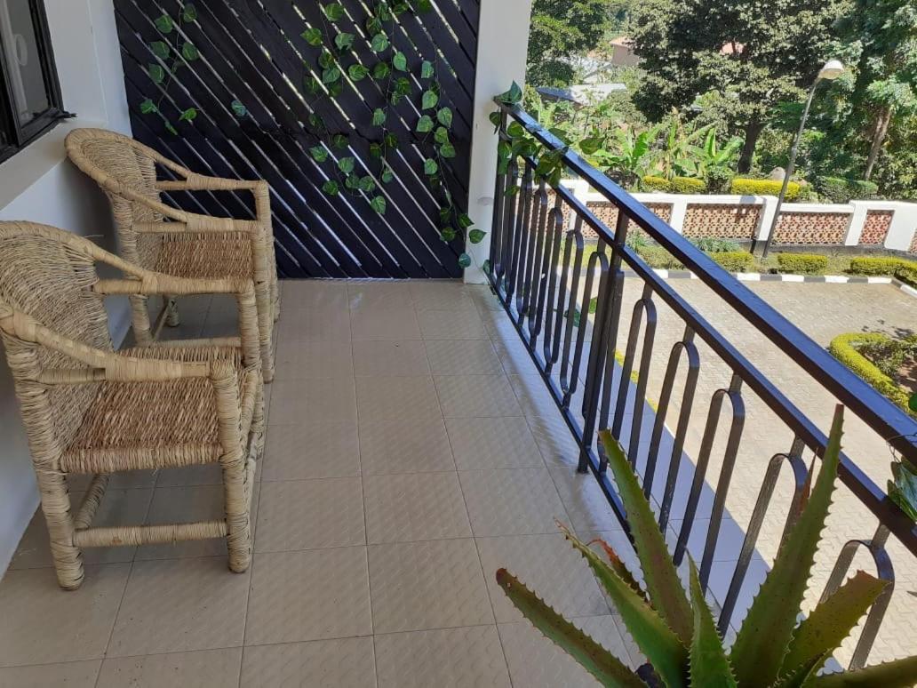 Okra House Hotel Entebbe Exterior photo