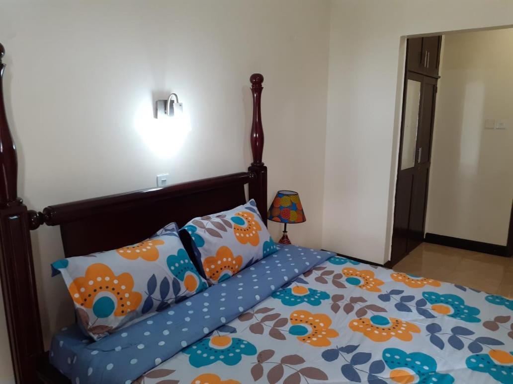 Okra House Hotel Entebbe Exterior photo